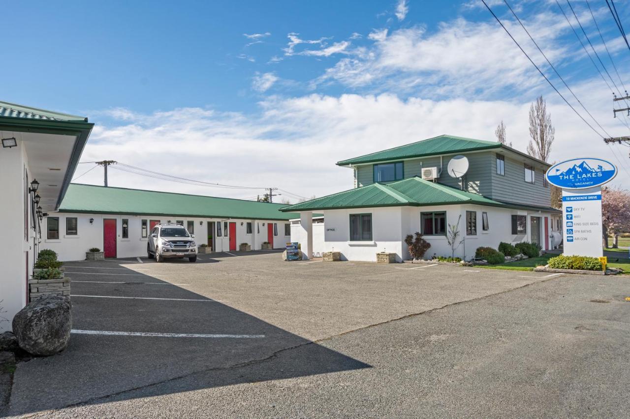 The Lakes Motel 4*