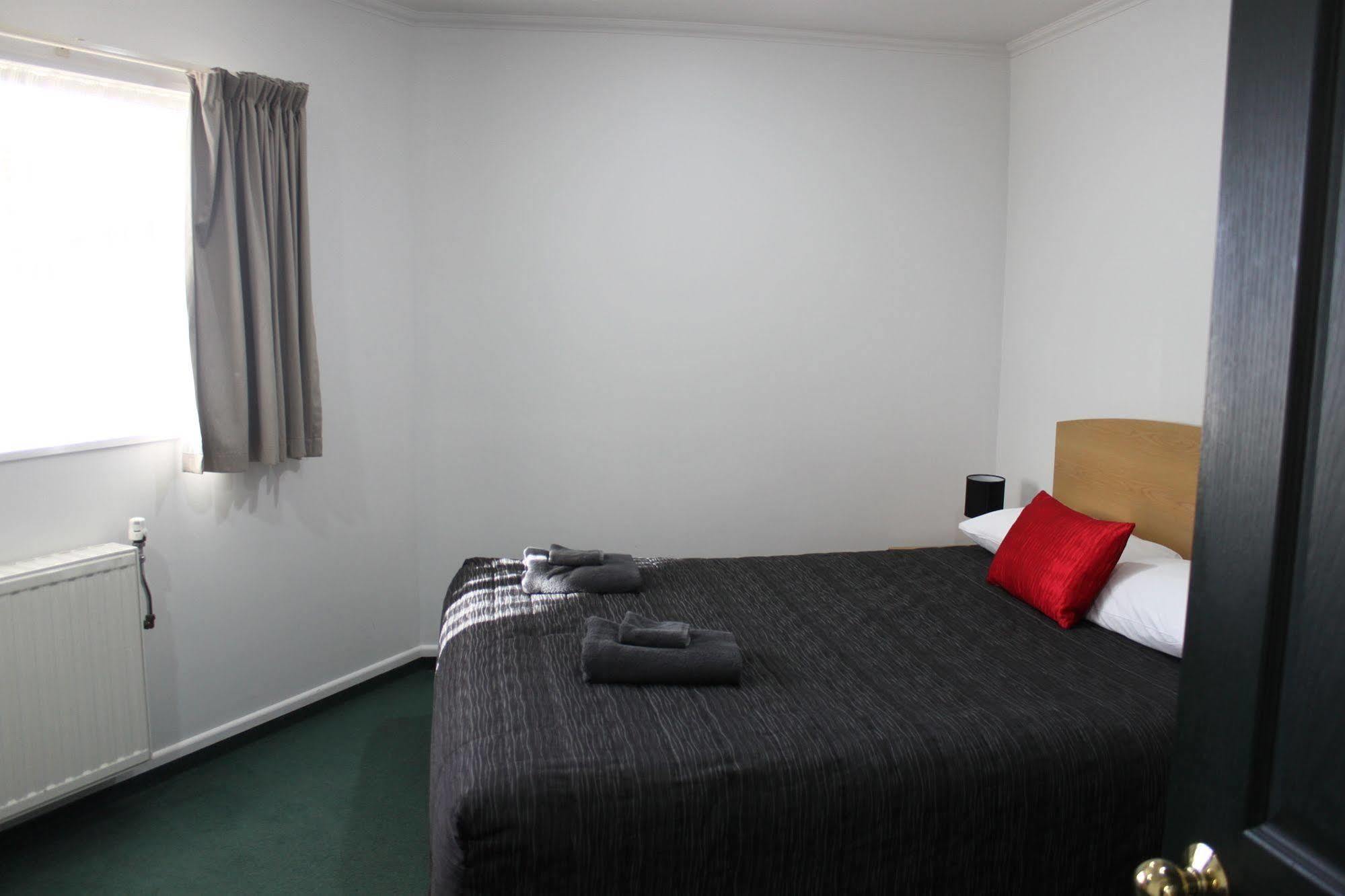 Motel The Lakes 4*