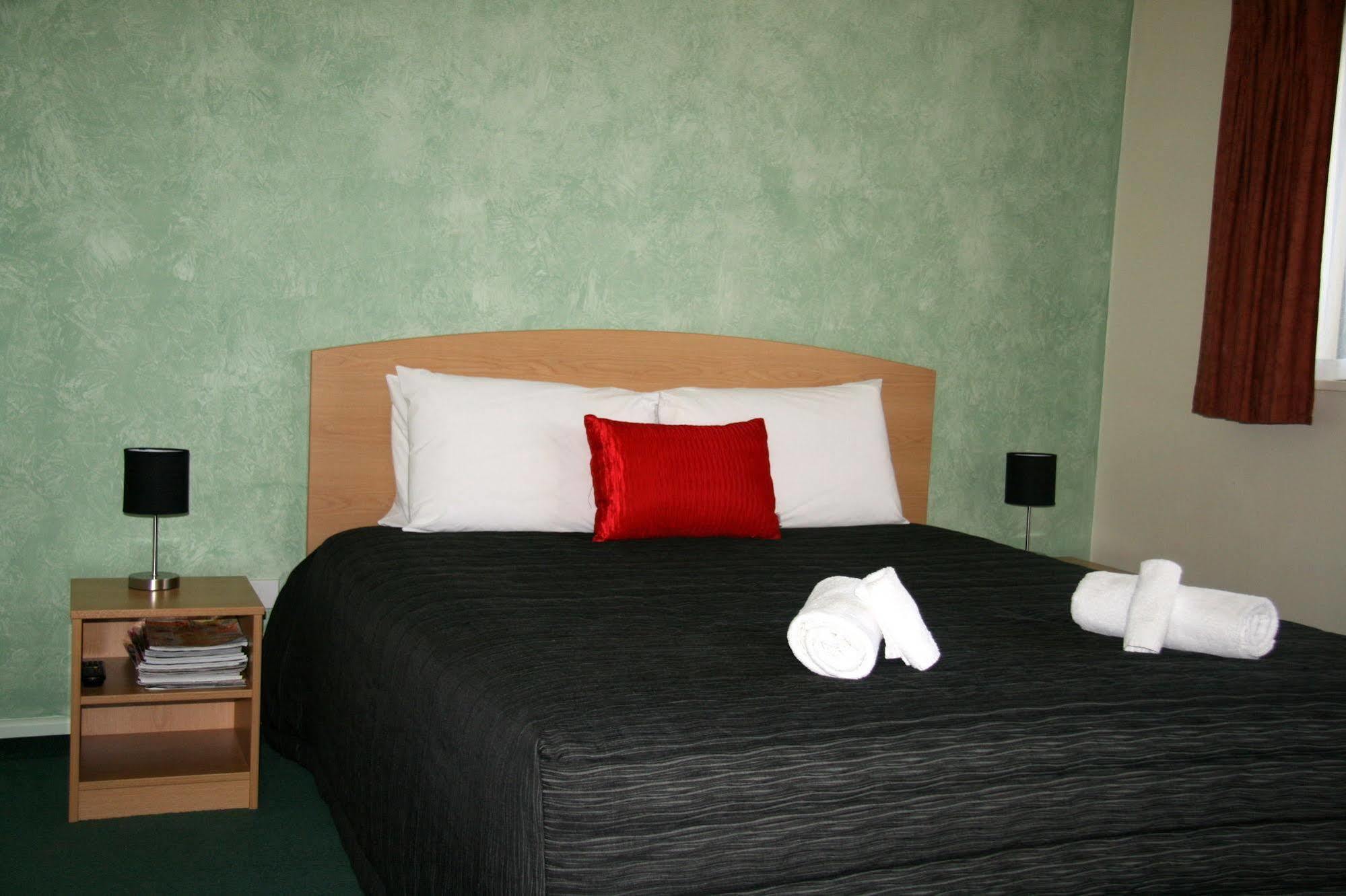 Motel The Lakes 4*